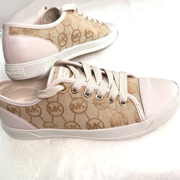 Michael Kors City MK Logo Sneakers Color is Vanilla Size 7 - Picture 9 of 16